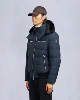 bomberjakke med shearling kant 2 3 330x412 - Bomberjakke med shearling-kant