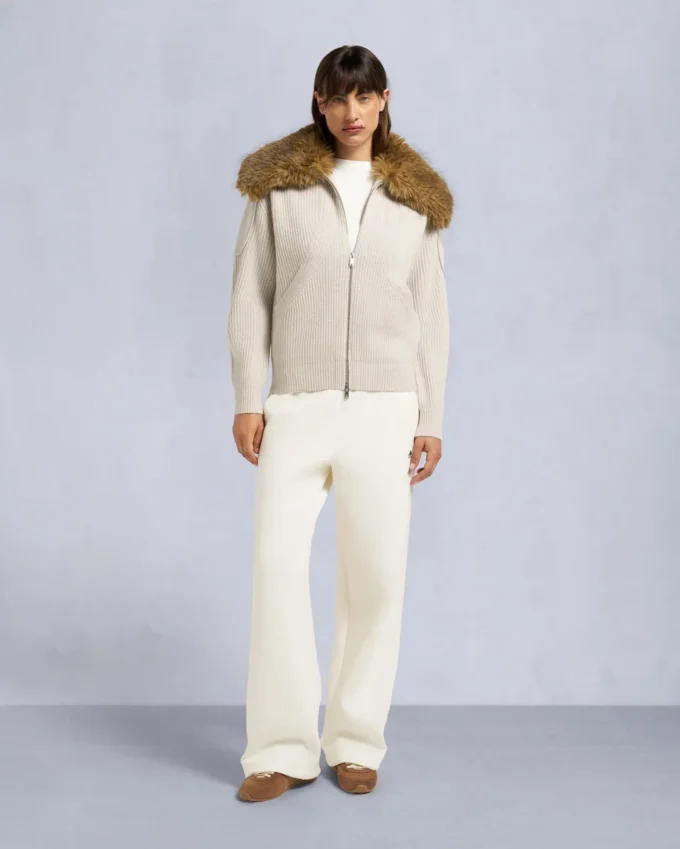 Corina genser med glidelås