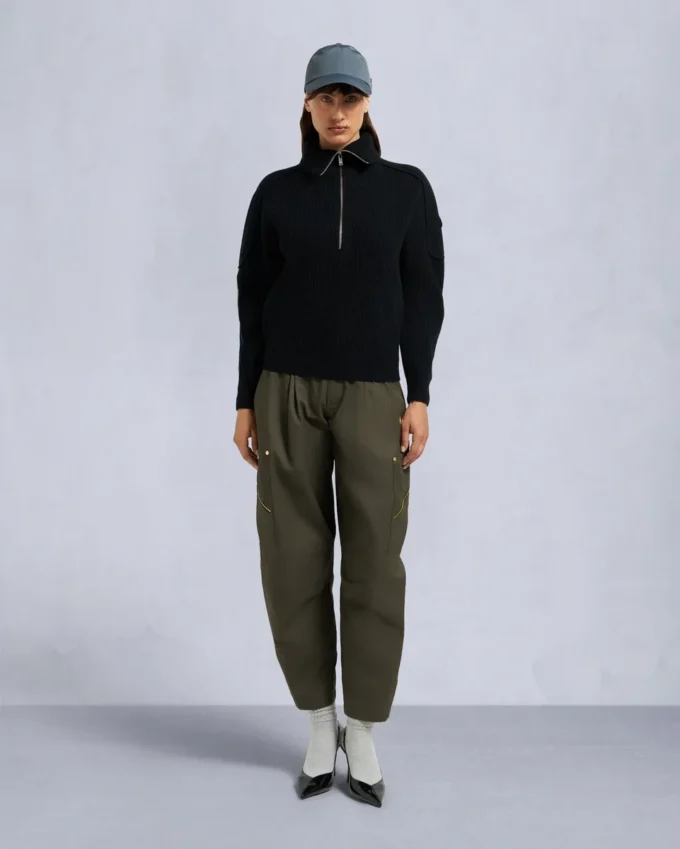 Corina genser med kvart glidelås