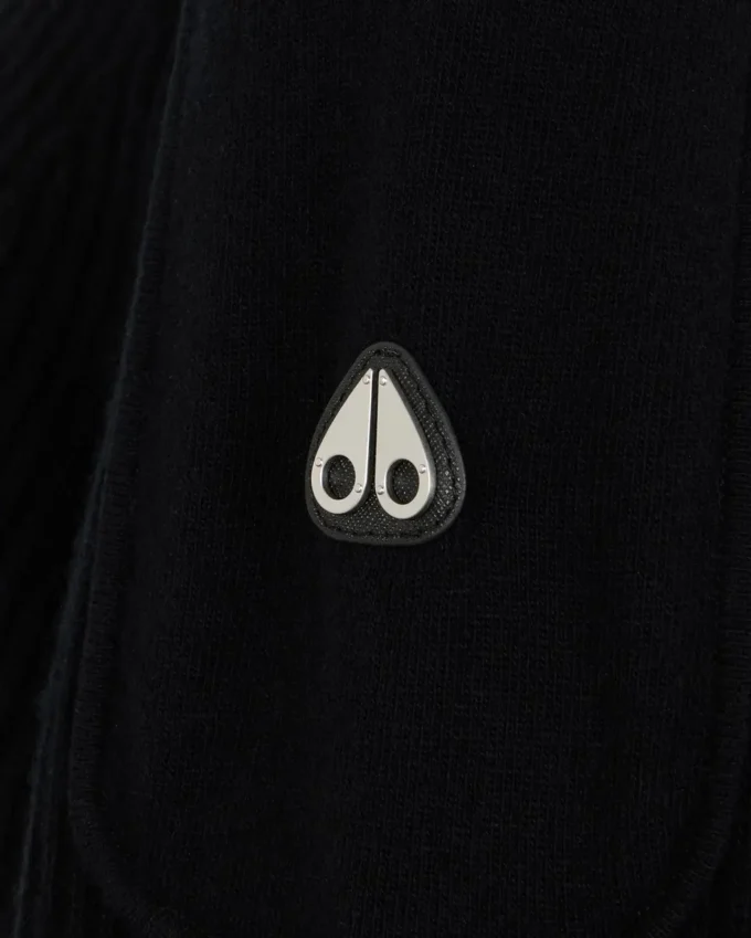 Corina genser med rund hals